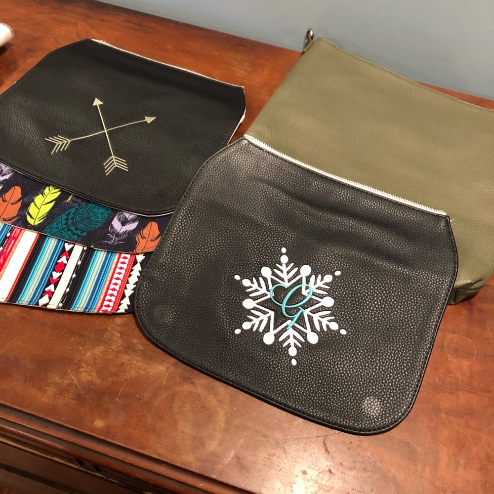 Studio 31 purse with flaps.